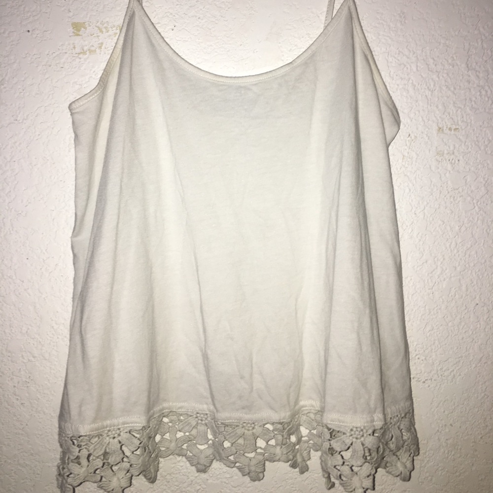 White spaghetti shirt ✨